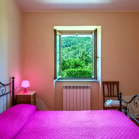 Valguerriera 6- Rosa Cremisi Daire