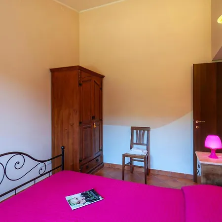 Lägenhet Valguerriera 6- Rosa Cremisi Apecchio